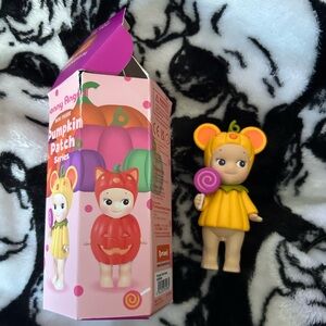 Sonny angels - Pumpkin Patch Series